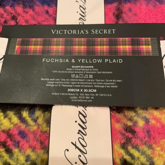 Victoria Secret Plaid Scarf . NWT - Picture 5 of 5